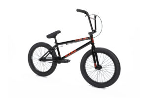 Vista completa de la bicicleta amateur BMX amateur Fiend Type 0 XL 21” 2023