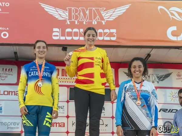 Podio del Campeonato de España BMX 2023 con Adriana Domínguez en primer lugar